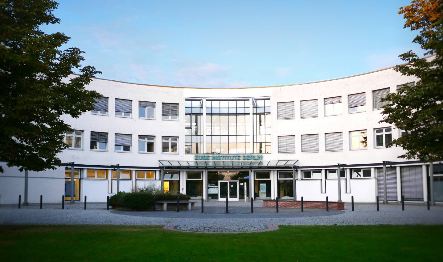 Zuse-Institut Berlin steigert HPC-Leistung und Energieeffizienz mit wassergekühlten Lenovo-Systemen
